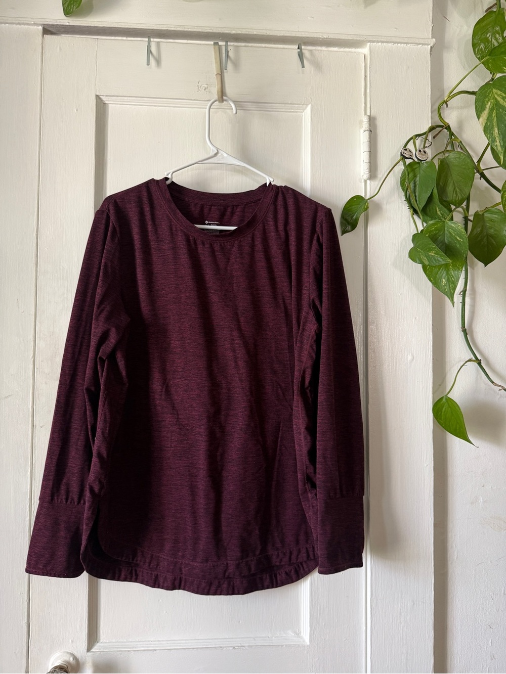 Long Sleeve Crew Neck Top in Deep Burgundy Member’s Mark size CL